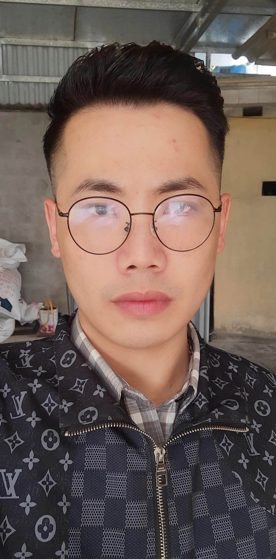 VŨ VĂN HOÀN武文还