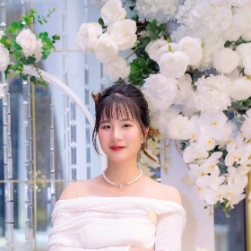 Phạm thị thuỳ linh范氏垂玲