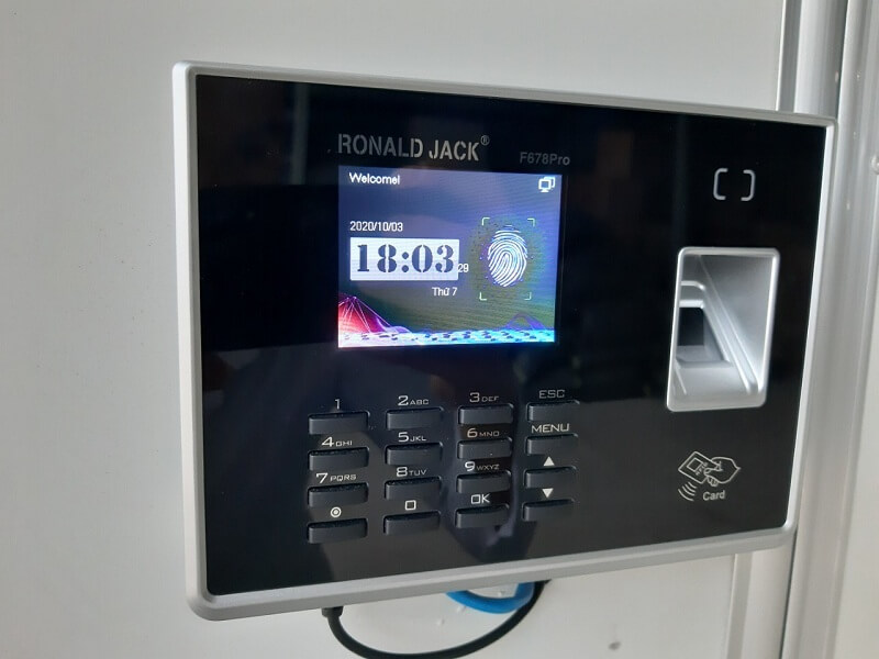 Điểm danh các loại máy chấm công cơ bản hiện nay 