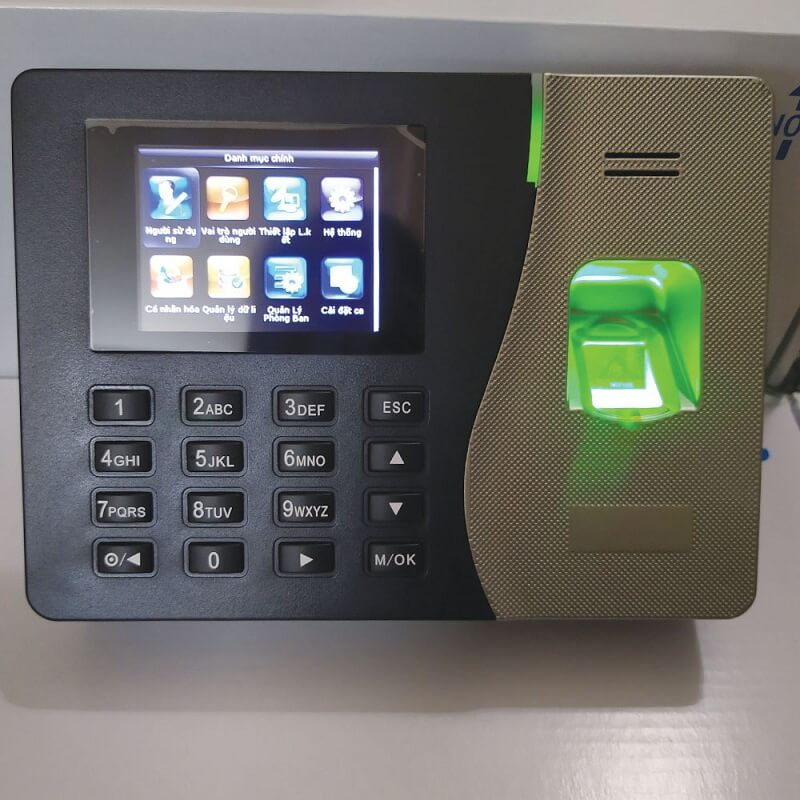 Cách lấy dấu vân tay trên máy chấm công 