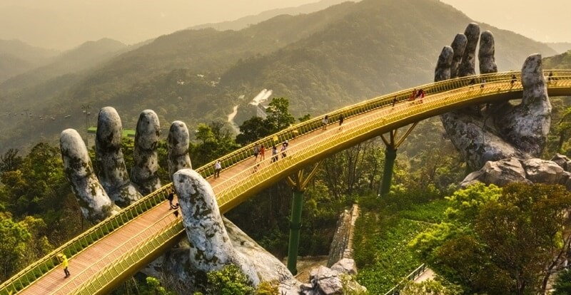 Cảnh quan tự nhiên và kiến trúc địa phương