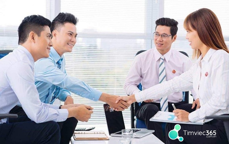 Hãy kể cho tôi nghe về một lần bạn phải đối phó với một khách hàng khó tính và cách bạn xử lý nó?