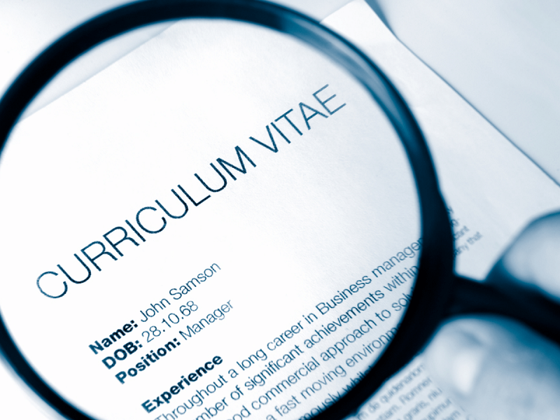 Bạn có đang tìm kiếm cho mình một bản CV hoàn hảo để chinh phục nhà tuyển dụng