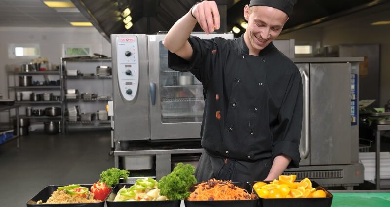 Mục tiêu nghề nghiệp tốt sẽ giúp CV phụ bếp sáng hơn