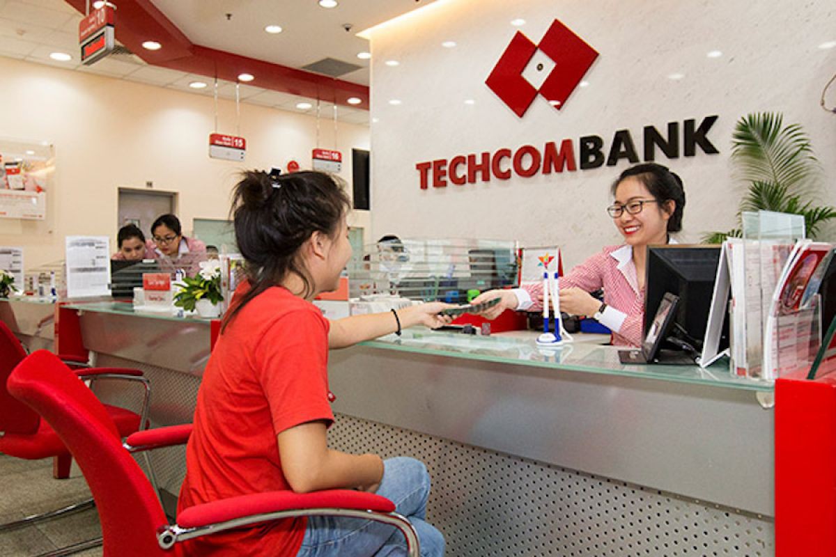  Ngân hàng Techcombank có làm việc vào thứ 7 không?