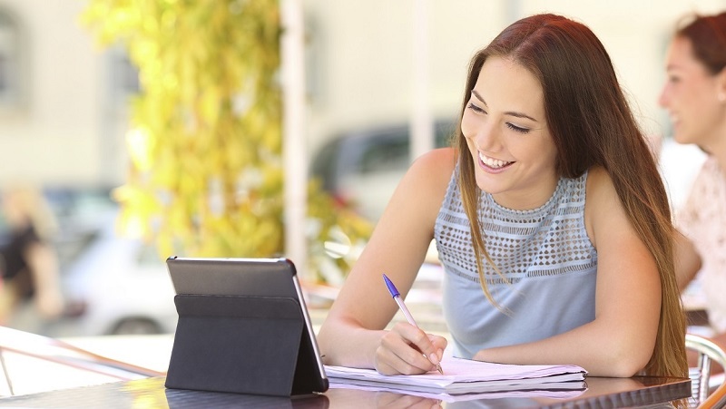  Bạn mạnh về khả năng làm việc nhóm hay cá nhân hơn?