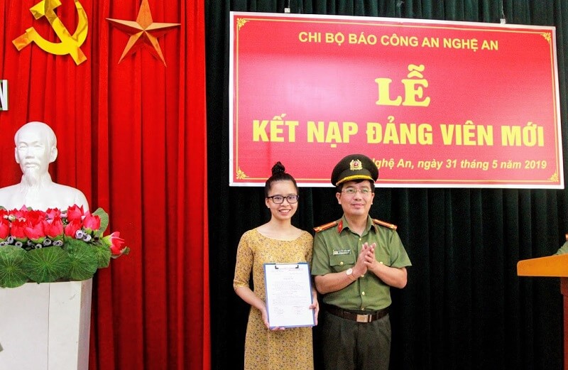 Vinh dự khi vào Đảng