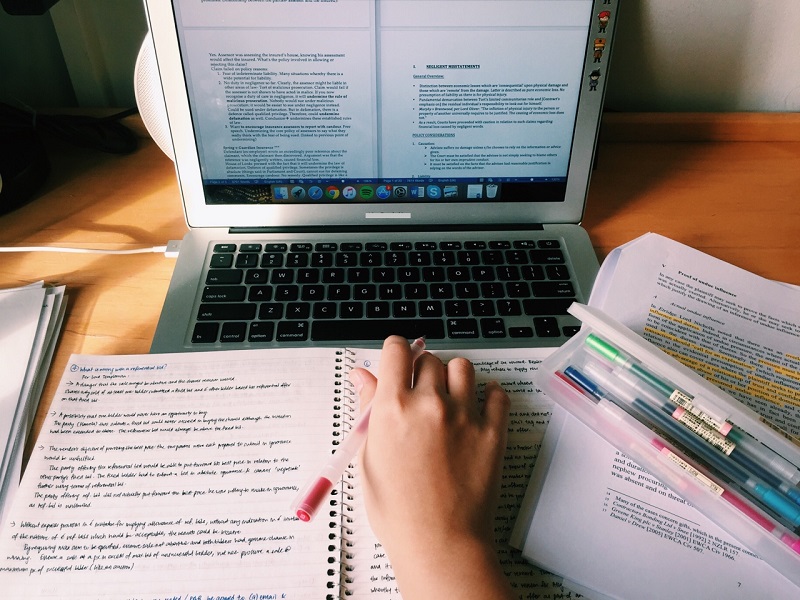 Ngành luật khi khối nào?