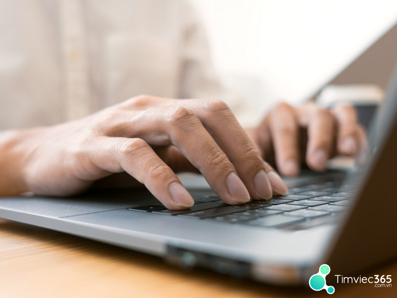 Hướng dẫn viết mẫu quyết định cử đi công tác mới nhất