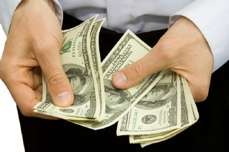 Cashier cần kiểm kê và đếm lại số tiền đã nhận vào cuối mỗi ca làm việc