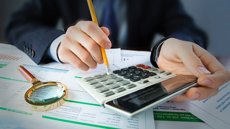 Làm báo giá, hợp đồng, thẻ VIP cho khách hàng