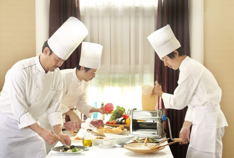 Vậy yêu cầu cùng trách nhiệm của công việc phụ bếp ra sao? 