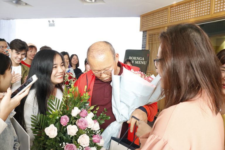  Phiên dịch viên tiếng Hàn 