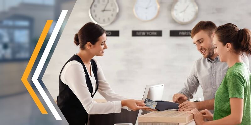 Khách sạn xác nhận lại thông tin, lưu thông tin đặt phòng