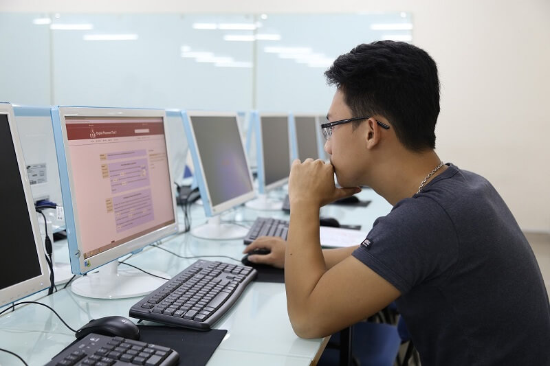 Trường UEF có gì đặc biệt?