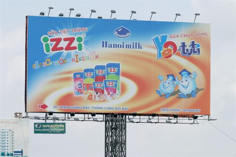 Hình ảnh quảng cáo sữa izzi dạng truyền thống