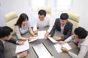 Những tiêu chí đánh giá nhân viên văn phòng mới nhất hiện nay