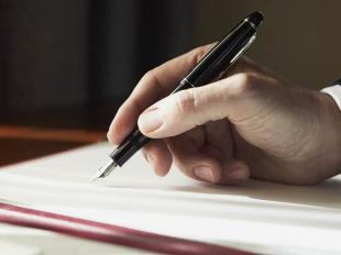 Tìm hiểu cách thức viết đơn xin chuyển trường theo chuẩn mẫu