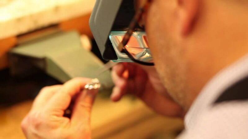 Thợ kim hoàn là gì? Làm sao để trở thành một thợ kim hoàn giỏi?