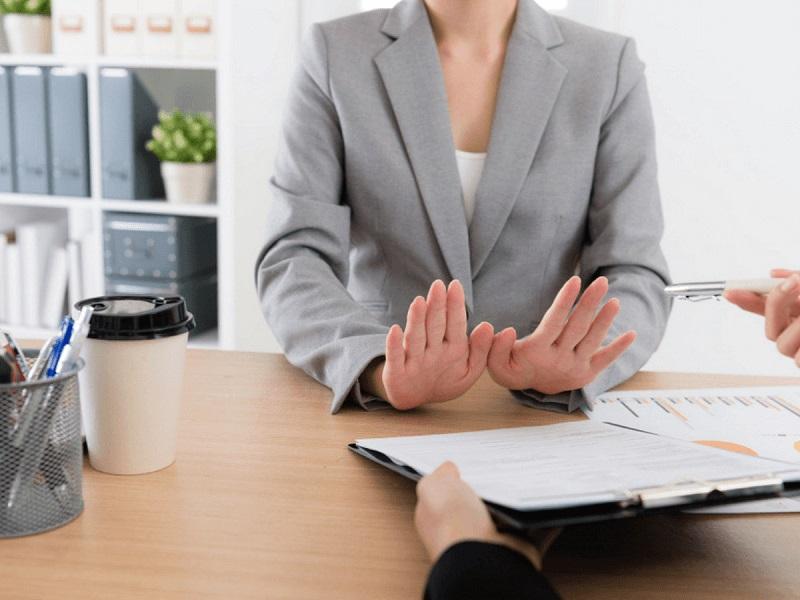 Viết thư từ chối nhận việc vì lương thấp khéo léo và tinh tế