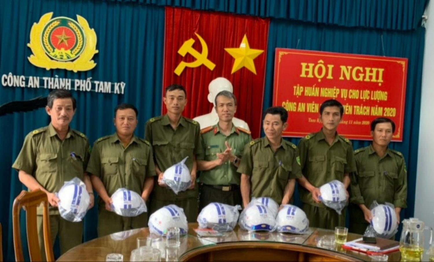 Hướng dẫn viết mẫu đơn xin nghỉ việc Công an viên đúng chuẩn