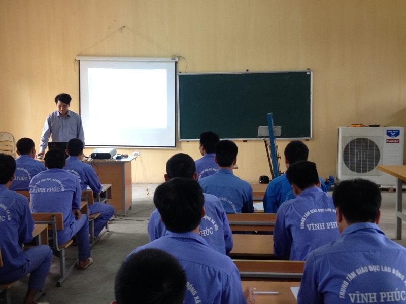 Giải đáp cho bạn thắc mắc học hết lớp 9 học nghề gì?