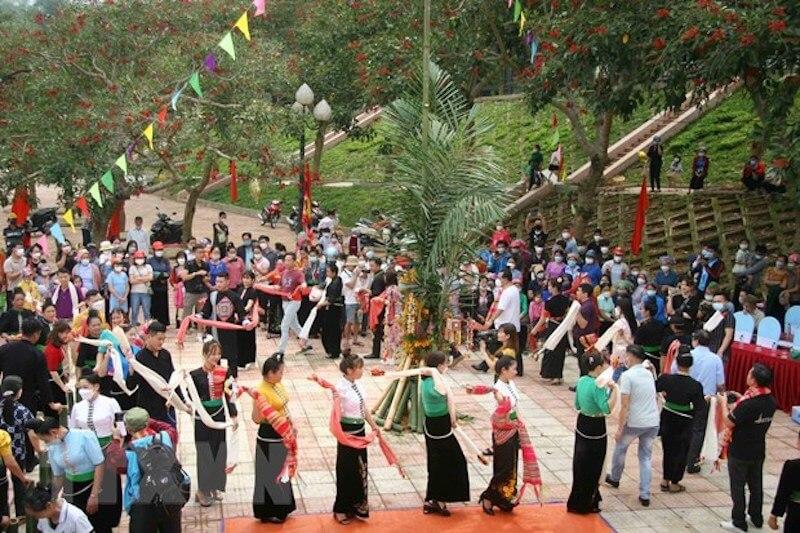 Bản sắc văn hoá dân tộc là gì? Bản sắc văn hoá dân tộc trong thời kì hội nhập quốc tế