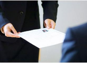 Giúp bạn trả lời câu hỏi “cách gửi CV cho nhà tuyển dụng qua đâu?”